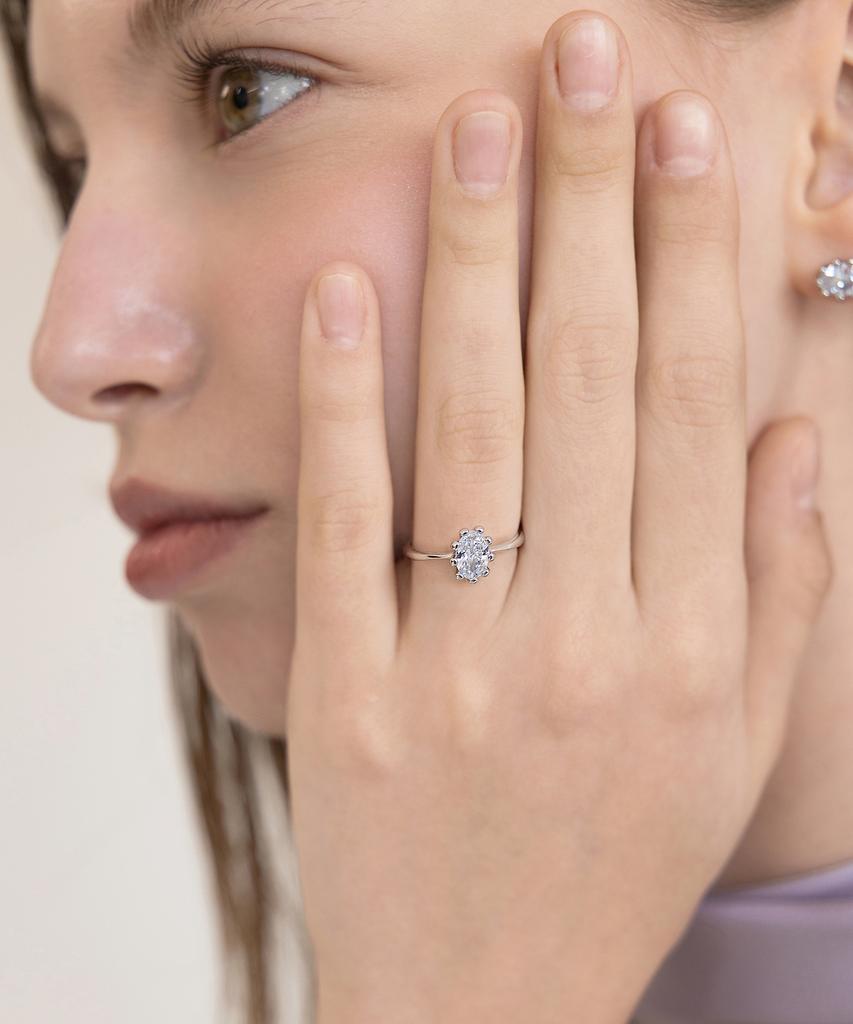 Tatiana Antique Oval Cubic Ring Cr2805