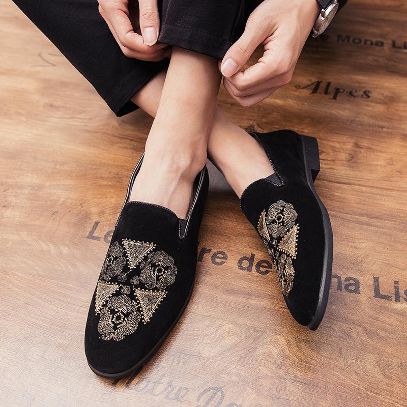 Fashion Luxury Royal Style Loafers Mules Slippers Velvet Handmade Embroidery Pattern Exotic Designer Loafers Fashion Brand Casual Shoes