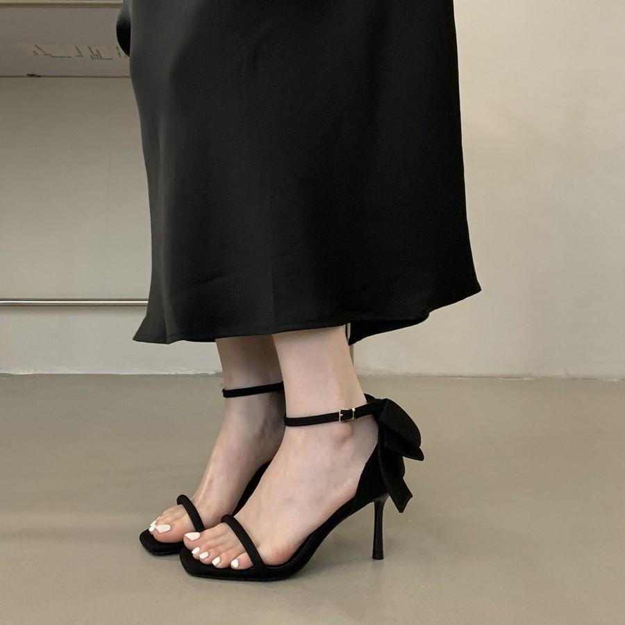 2025 Summer New Square Head Open-toed French Temperament Fairy Style Stiletto Bow Banquet Sandals Woman