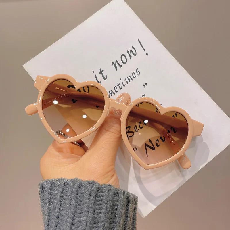Children's Cute Heart-shaped Sunglasses Kids Retro Cute Pink Love Sun Glasses Frame Fashion New Girls Boys Baby UV400 Eyewear