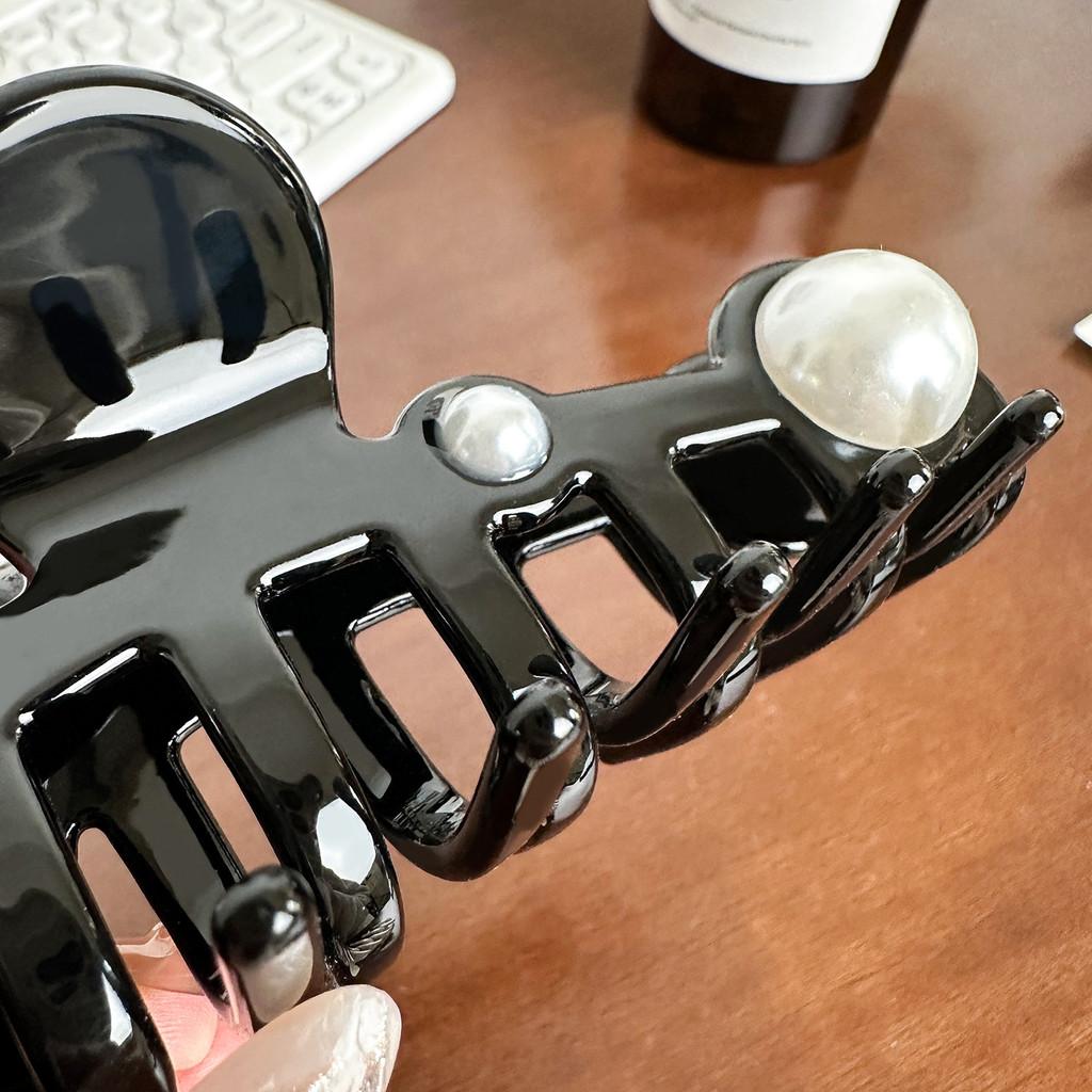 Extra Fashionable Large Pearl Inlaid Acetate Hair Clip Versatile Claw For Style Effortless