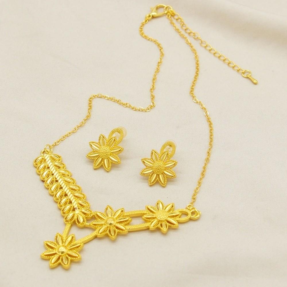 Dainty Flower Stud Earrings Elegant Necklace and Earrings Gold Plated Zinc Zinc Alloy Jewelry Set Bridal