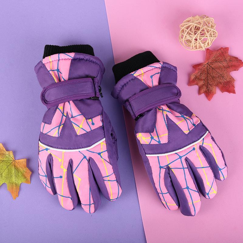 Thick, Waterproof, Windproof, Non-slip, Warm Winter Ski and Snow Gloves for Kids Aged 4-17.