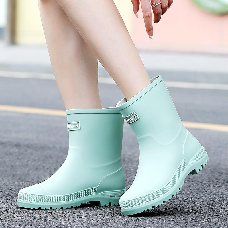 Japanese Fashion Rain Shoes Women's Solid Color Simple Medium Tube Rain Boots Waterproof and Non-slip Outer Wear Kitchen Work Water Shoes