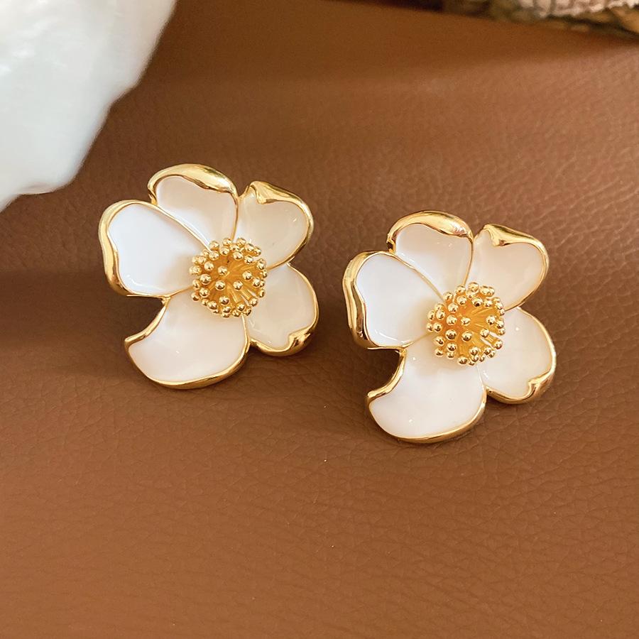 Clip on Earrings Drop Flower Sweet Cute Luxury Ear Jewelry
