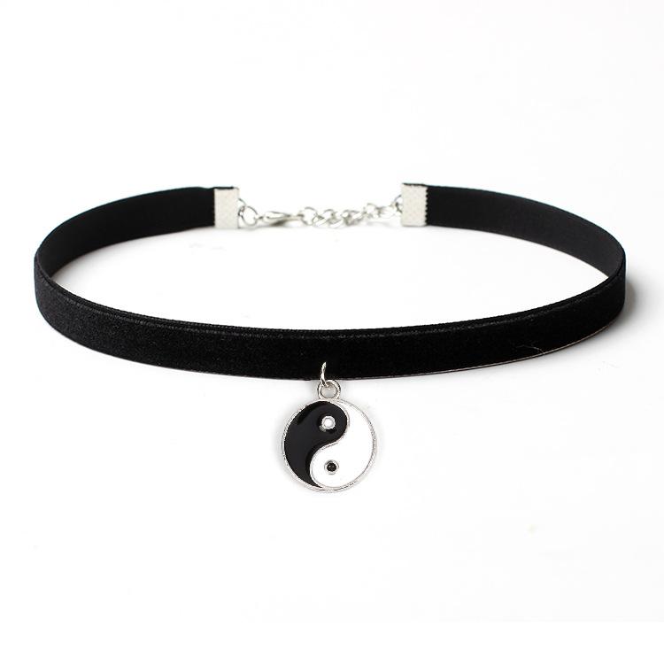 

Personality Design Punk Style Black Lace Choker Necklace for Women Charm Geometric Square Pendant Goth Jewelry Accessory Gift