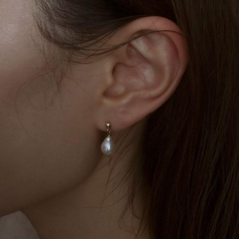 Aube de moi 14K Ball Pearl Drop Earring