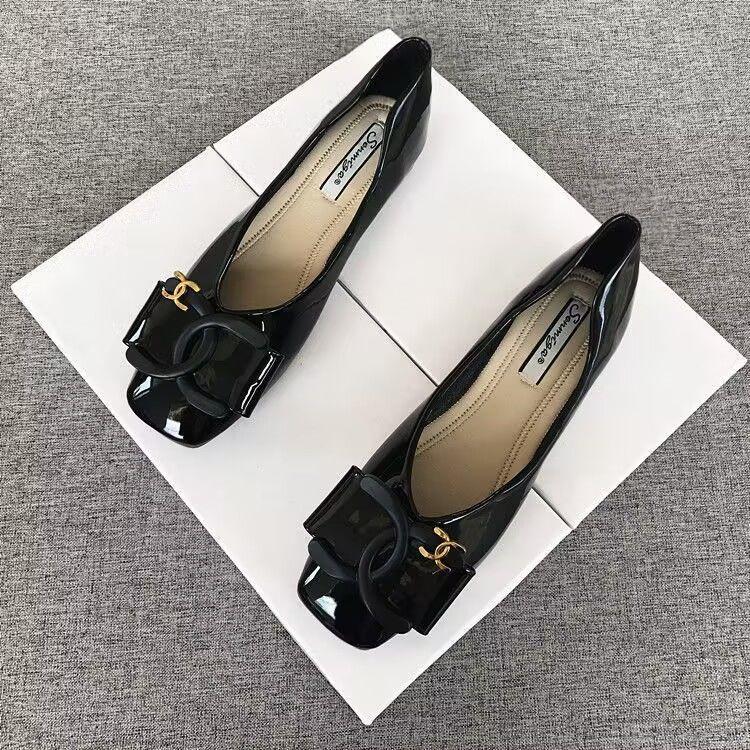 Versatile flat-soled single shoes women's soft leather flat-heeled shallow-mouth work shoes 2025 summer new square head red wedding shoes