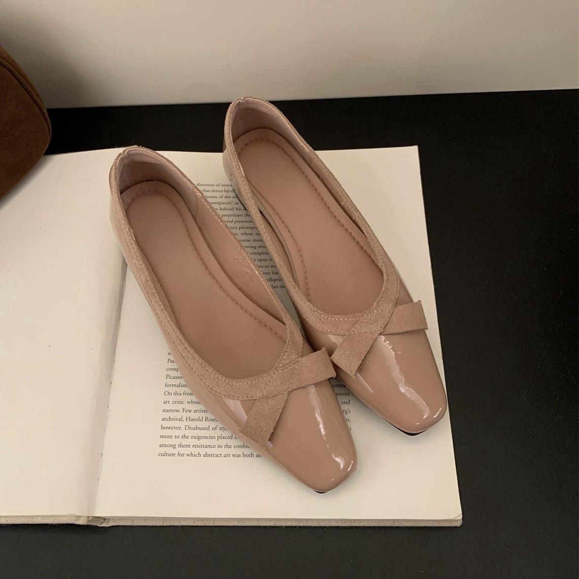 

Лакированная кожа с неглубоким горлом одиночные туфли женские весна и осень новый французский темперамент нежный сказочный ветер одна педаль толстый каблук вечерние ш 40