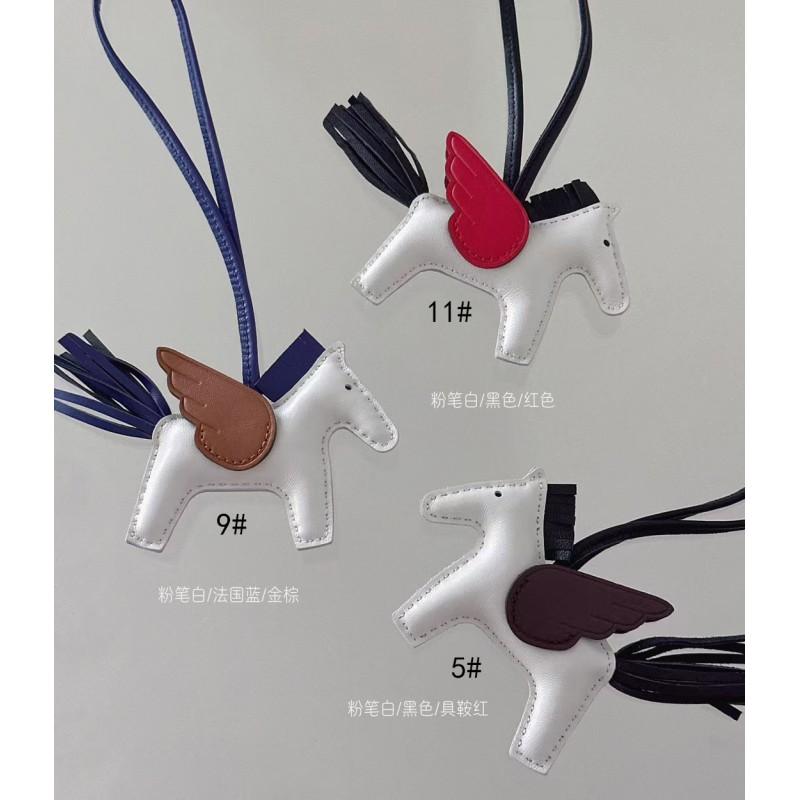 Handcrafted Leather Pegasus Charm Keychain Hand-Stitched Mini Horse Pendant With Tassel Bag Car Decor