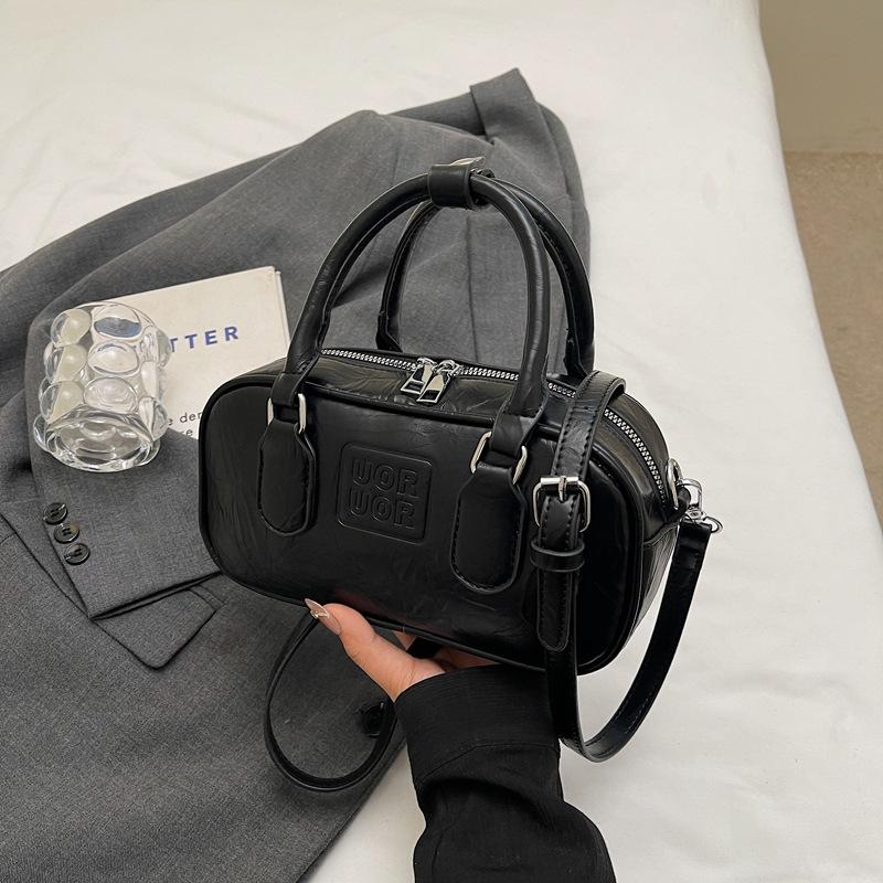 Small bag women's spring and summer versatile new fashion shoulder messenger bag simple portable pillow bag