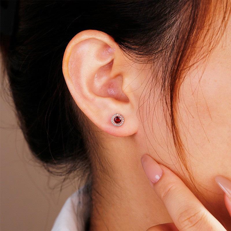 Granatapfelrote Ohrstecker für Damen, leichter Luxus, Temperament, hochwertige Imitation Rubin, runde Ohrringe