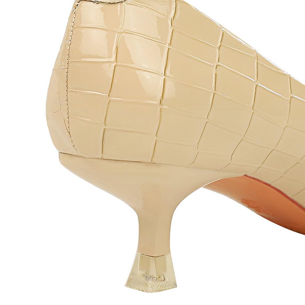 Scarpe singole da donna con tacco sottile, tacco medio, bocca bassa, a punta, in pelle verniciata con motivo pietra retrò con fibbia in metallo