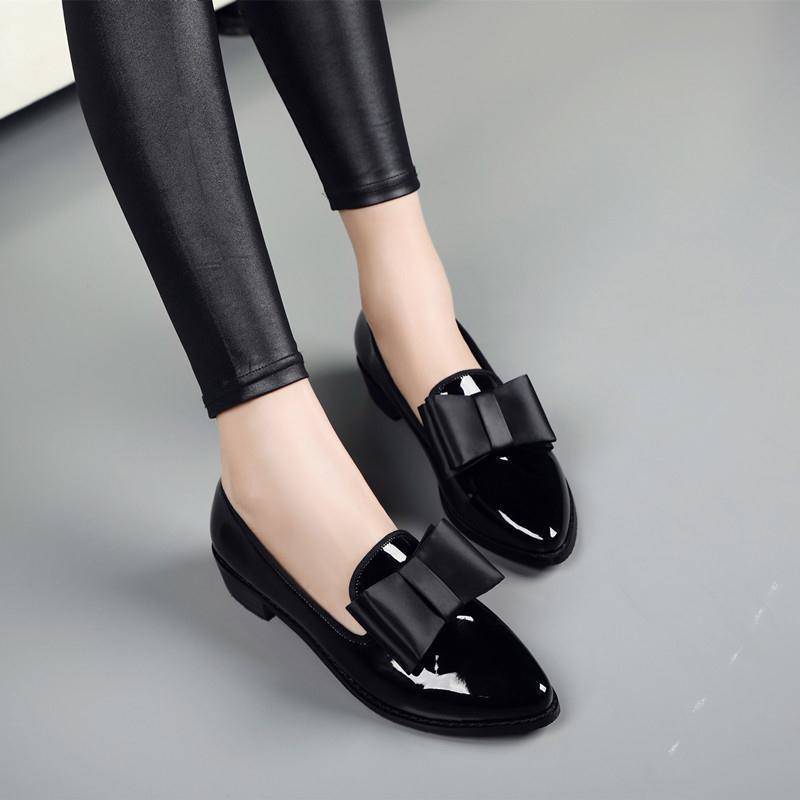 Small leather shoes women s flat bottom pointed head solid color bow low heel work shoes women s shoes 35 чёрный