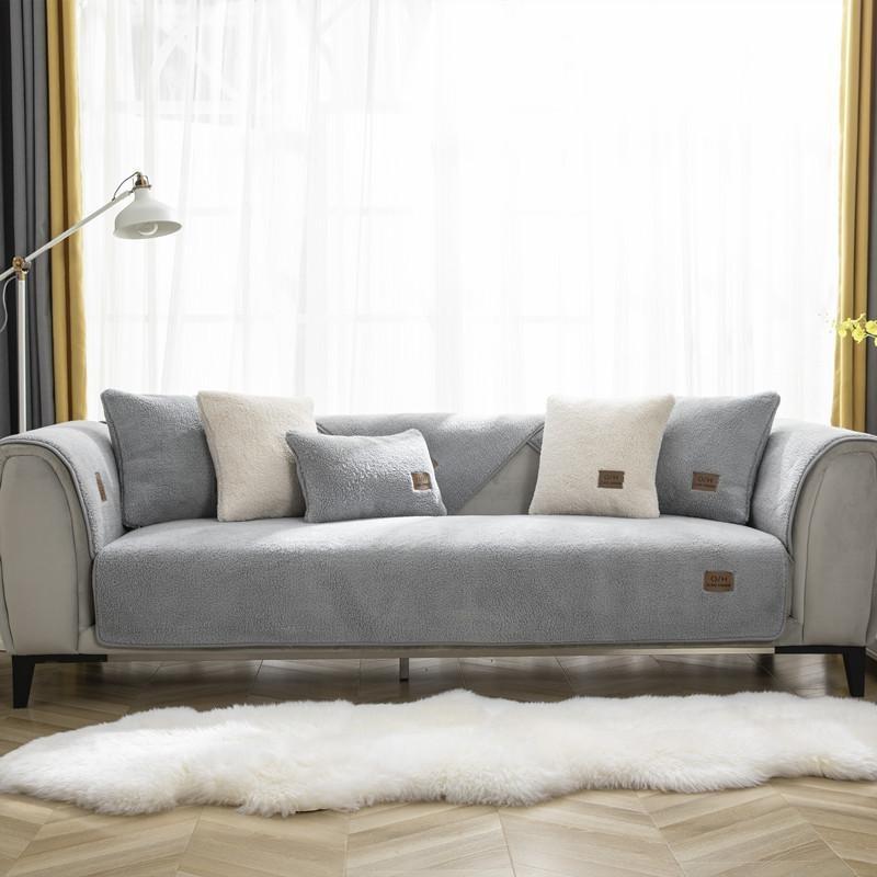 Nova capa de sofá de veludo de cordeiro quente de inverno, capa de sofá de seção de cor sólida nórdica, capa de sofá antiderrapante com bordado para sala de estar
