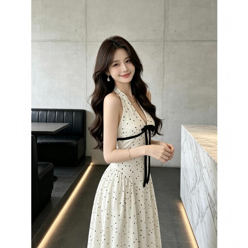 French First Love Coffee Break Retro Polka Dot Neck Dress Female Design Sense Thin Waist Halter Dress