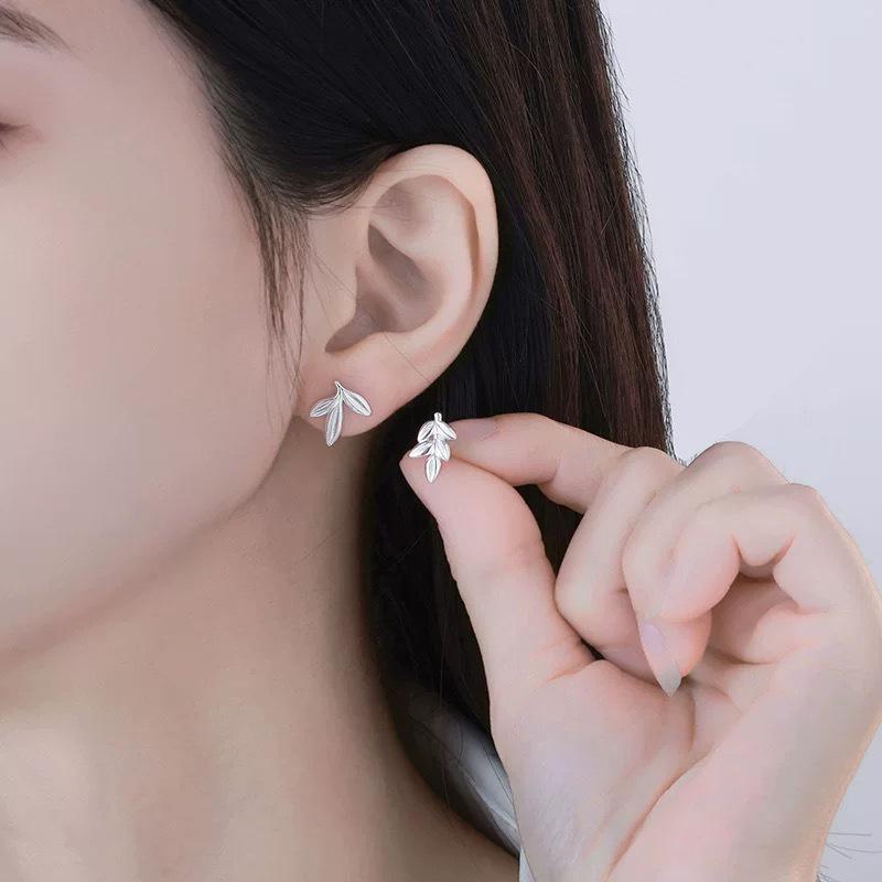 Elegant 999 Sterling Silver Asymmetrical Leaf Stud Earrings for Women - Simple, Versatile Design with Screw-Back Closure