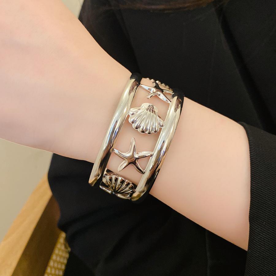 New Fashion Ocean Series Bangle Women Starfish Shell Hollow Open Cuff Bracelet Minimalist Vacation Style Travel Jewelry Gifts