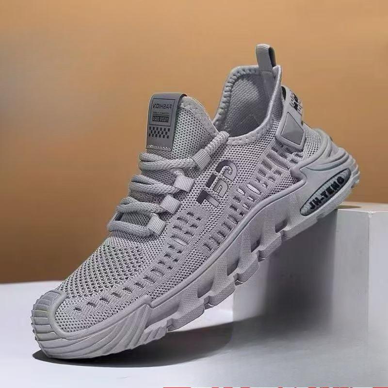New Large-sized Shoes, Soft-soled, Lightweight, Wear-resistant and Breathable Casual Sports Shoes