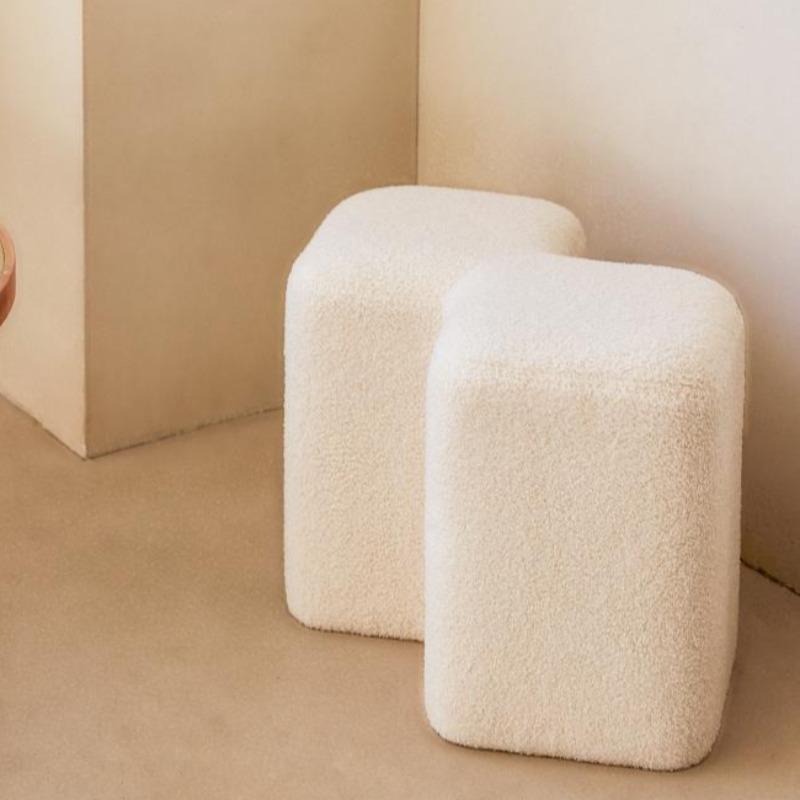 Nordic Shoe Changing Stool Luxury Low Stools Minimalist Aesthetic Modern Living Room Stool Relaxing Decorative Entrance Stools