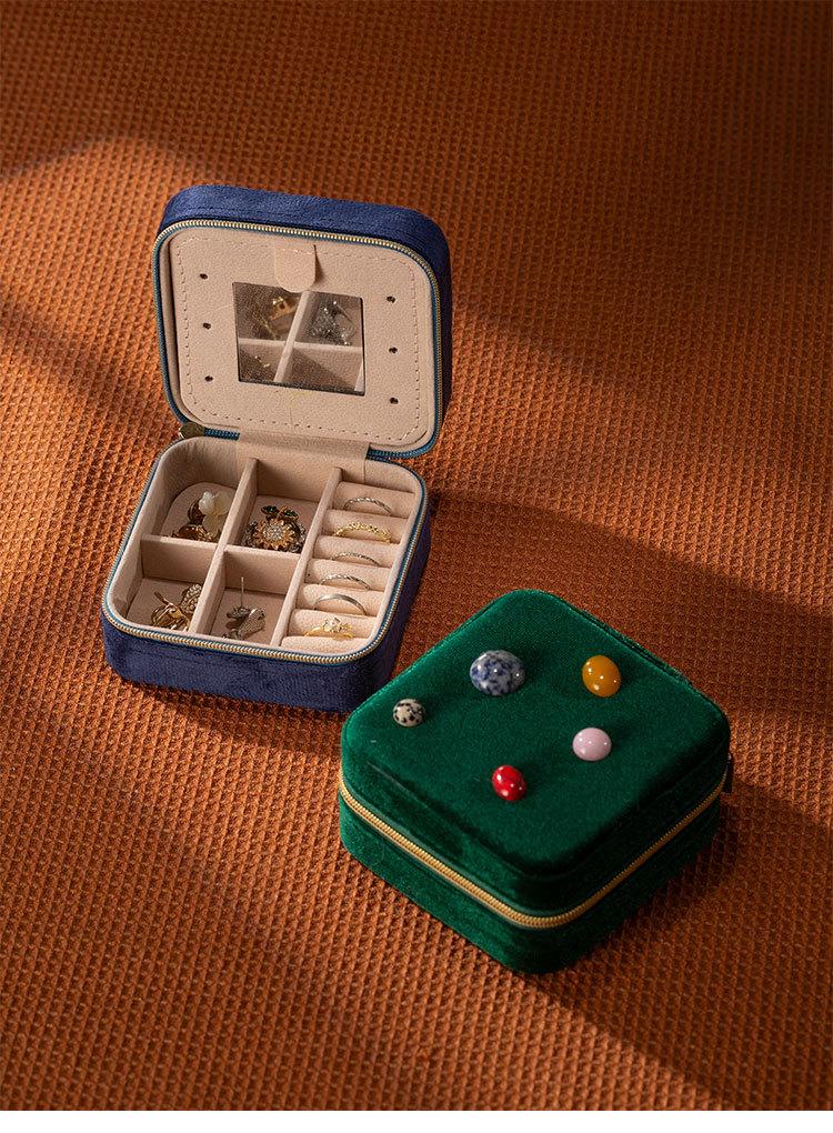 Retro Velvet Jewelry Storage Box, Natural Gemstone Beads, Mlti-layer Tweed Ring & Bracelet Organizer with CompartmentsPortable