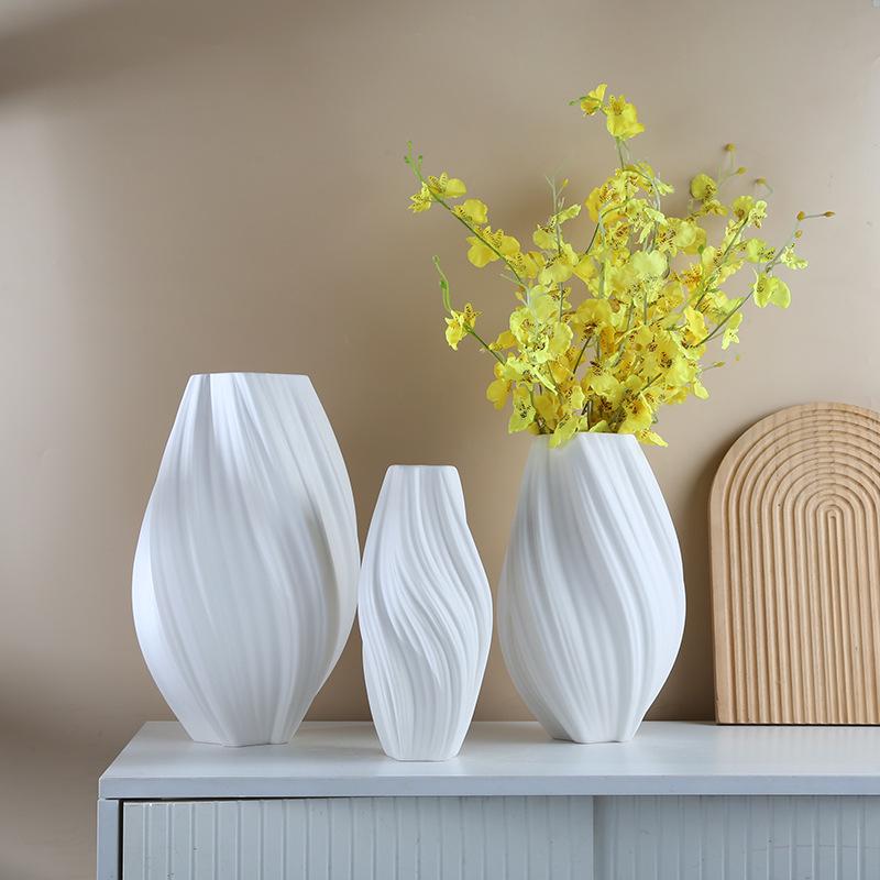 Modern Round Ceramic Vase - Creative Living Room Ornament for Dried Flowers