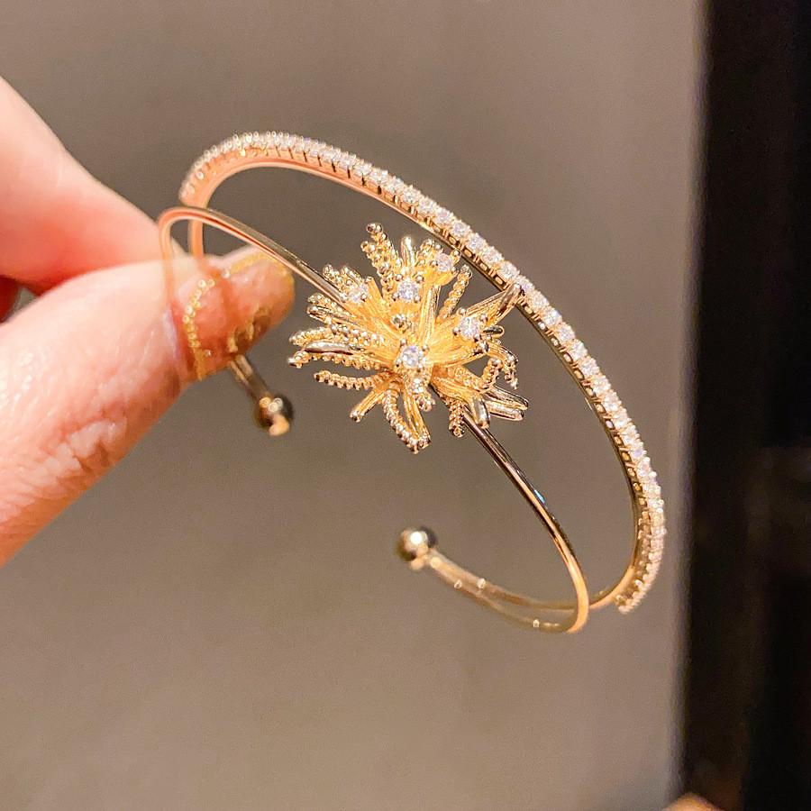 Modern Zircon Flower Open Cuff Wrap Bracelet For Women Light Luxury Stylish Hand Jewelry золотой