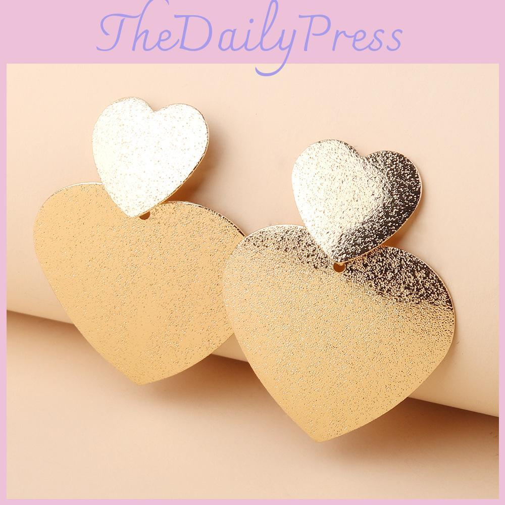 Fashion Gold Metal Women's Casual Heart-shaped Design Earrings For Celebrations