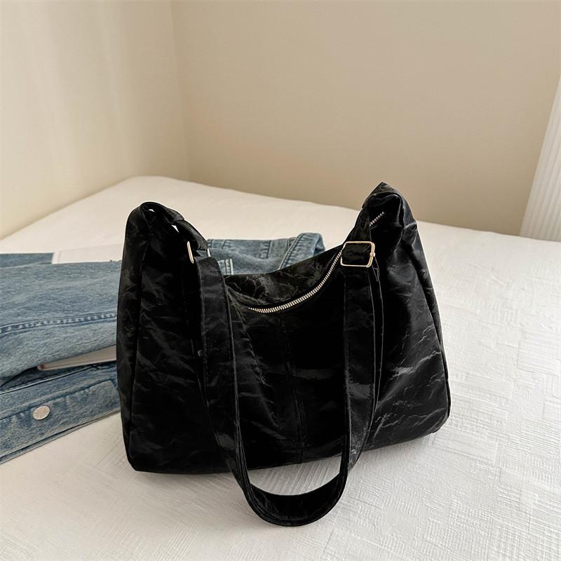 Chic Minimalist Shoulder Bag For Women And Men In Solid Colors Ideal For Daily Use