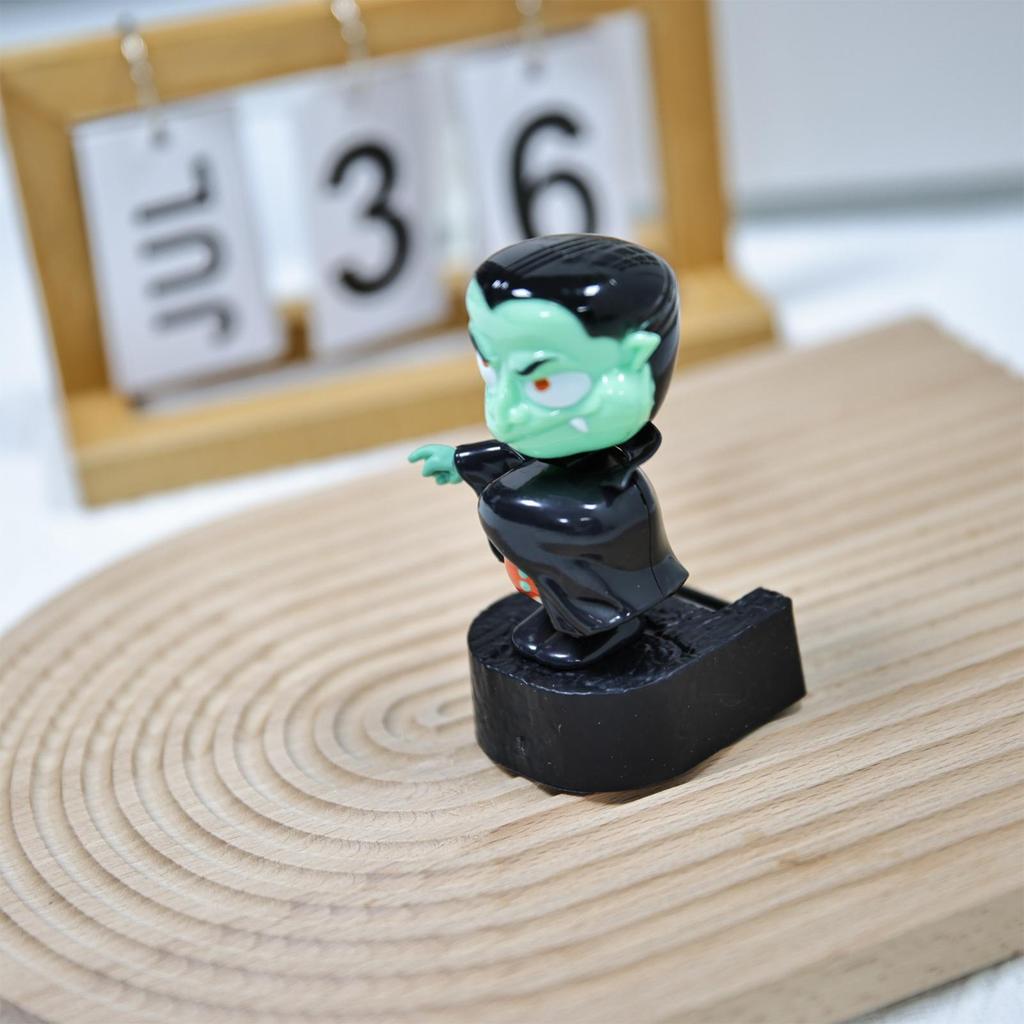 Car Bobble Dashboard Halloween Solar-Powered Vampire Shaking Head Doll Decorative Interior Accessories For Men Women Driver