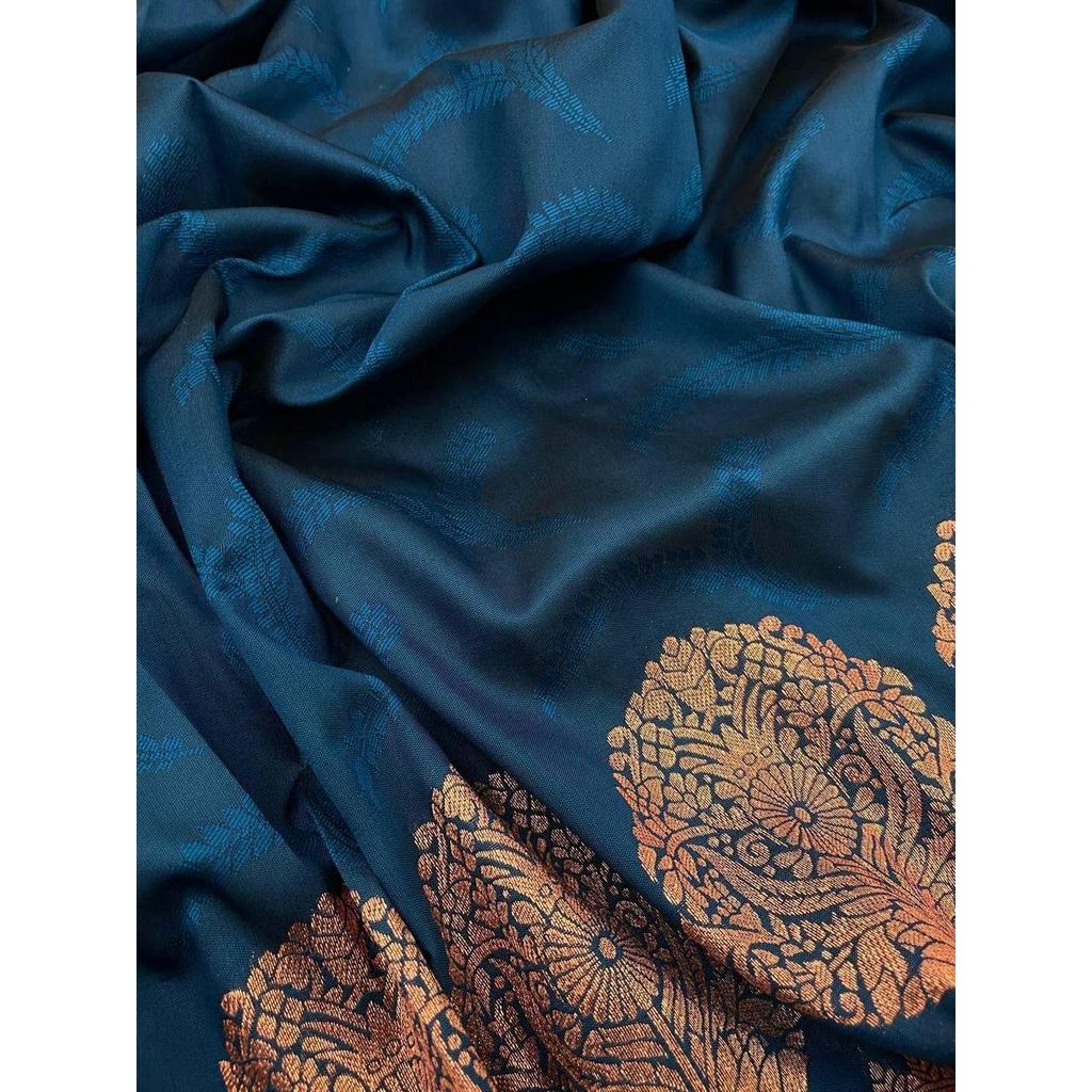 This Beautiful Saree Is Elegantly Decorated with Gorgeous Solid Jacquard Weave That Gives a Perfect Look To the Outfit.