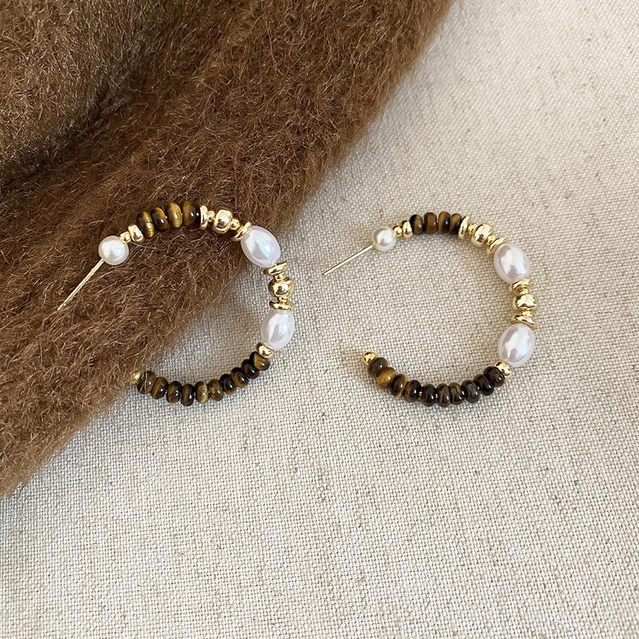 Silver Needle Geometric Tiger Eye Flower Earrings - Retro Style, Light Luxury, High-End Fashion Ear Studs