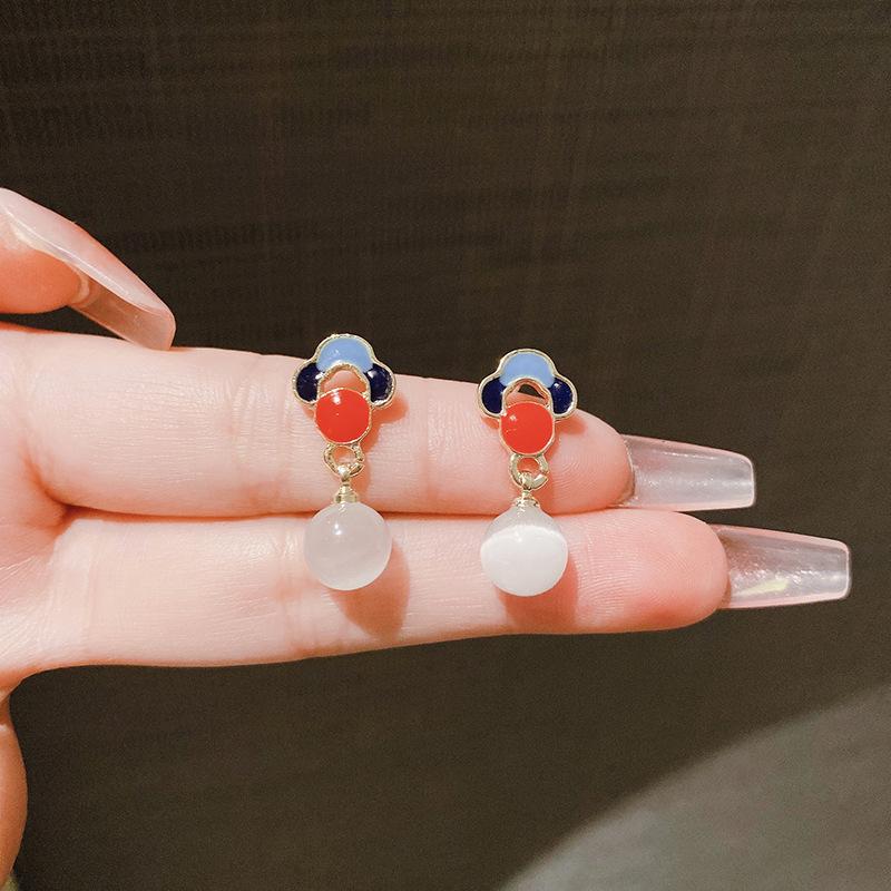 Exquisite Retro Ethnic Round Bead Pendant Earrings - Trendy, Niche, High-End Design with Ancient Style.