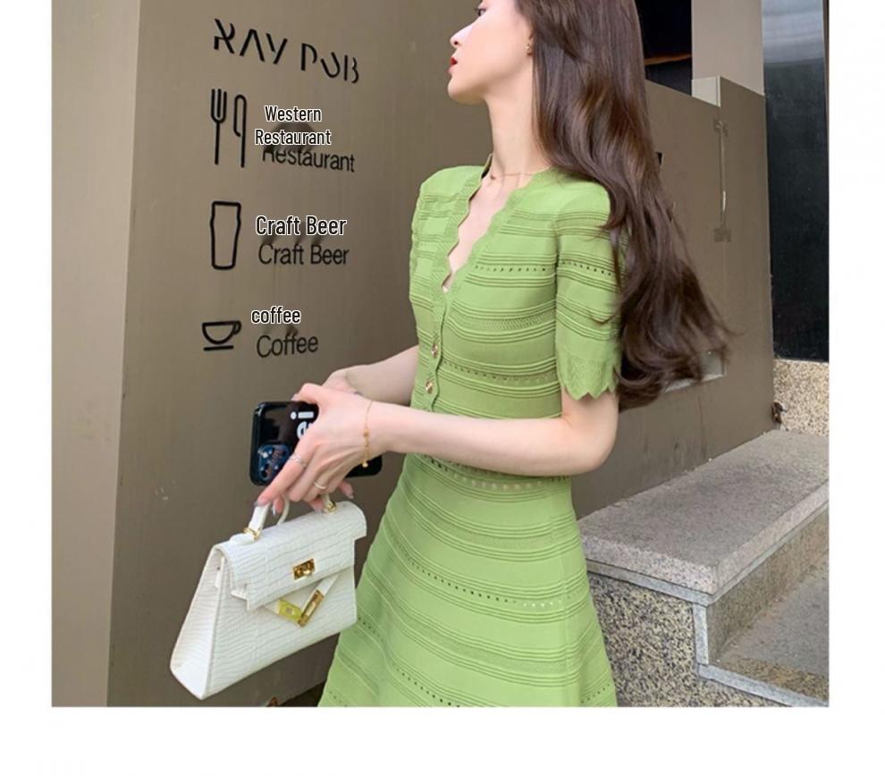 Elegant Women's 2025 French-Style Knit Dress: Summer Retro Socialite Waist-Cinching Design