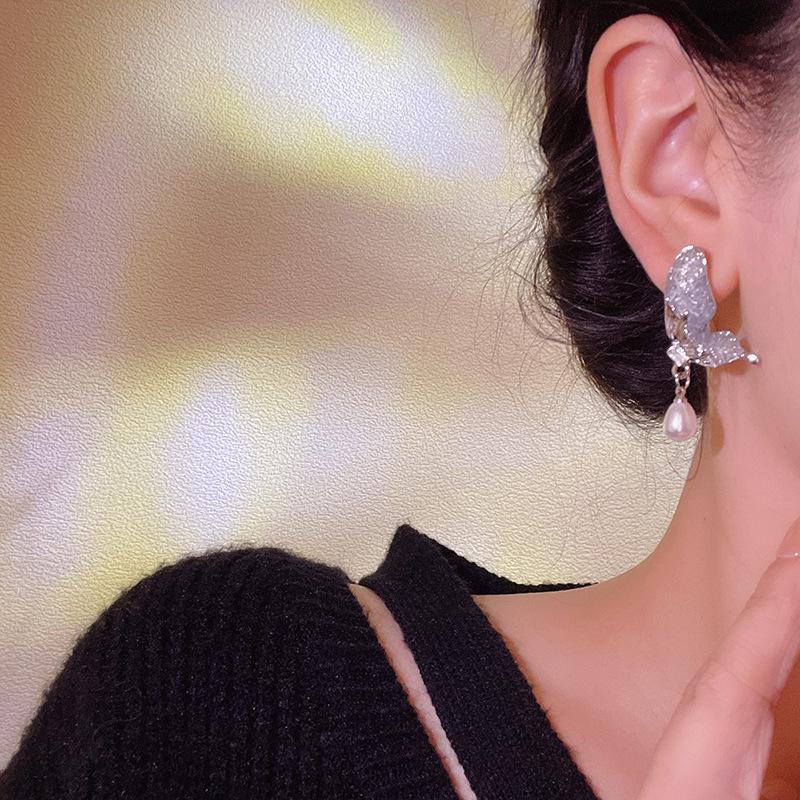 S925 Silbernadel Blaue Schmetterlingsohrringe mit Perlen - Vielseitig und elegant für Frauen