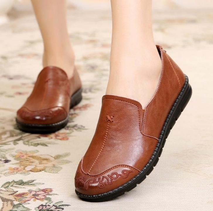 Appartamenti in pelle da donna Appartamenti femminili Scarpe primaverili Comodi mocassini da donna classici alla moda Scarpe casual in pelle