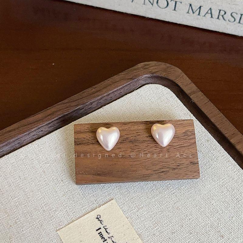 

Summer Dopamine Colored Loving Heart Silver Stud Earrings Female Sweet Cute All-Match Earrings 2025 New Arrival Hot-Selling Earrings