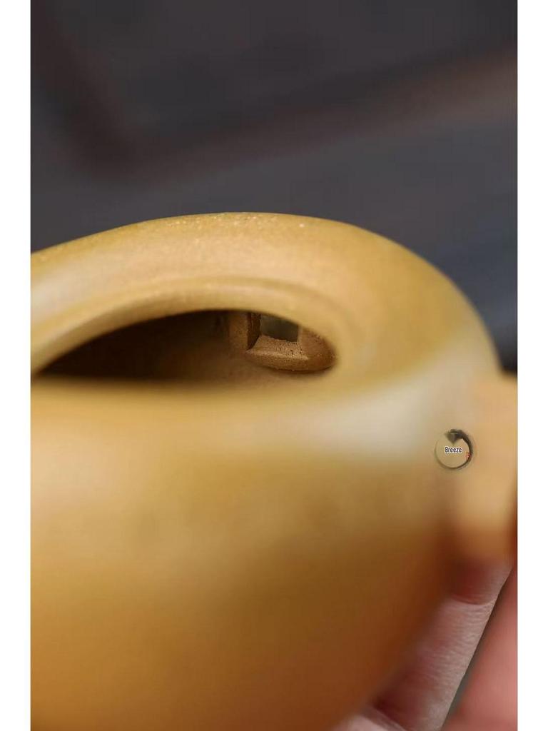 Gold Ingot Hand-Grip Yixing Zisha Teapot 130cc - Golden Section Mud Kung Fu Teapot