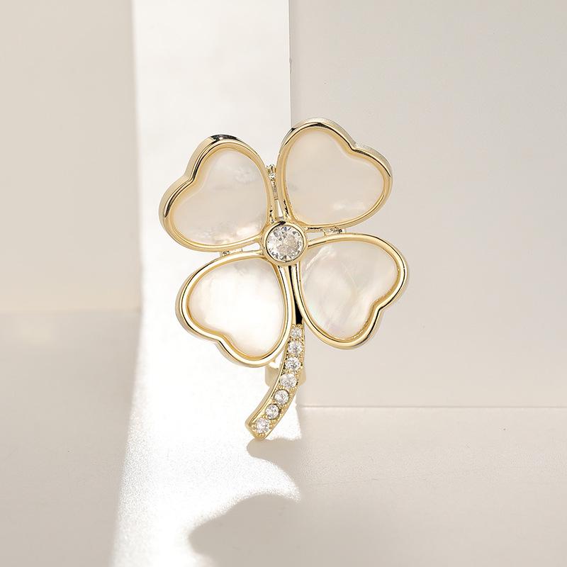 Elegant Four-Leaf Clover Shell Brooch with Zircon