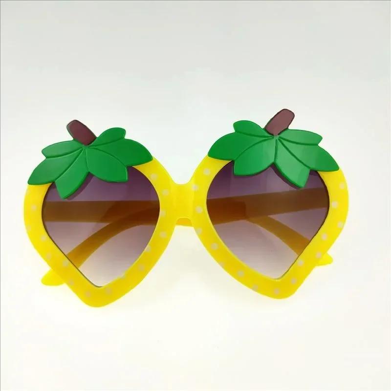 Kids Cartoon Sunglasses Strawberry Design Anti UV Sun Glasses Oversize Frame Baby Eyewear Fashion Accessories