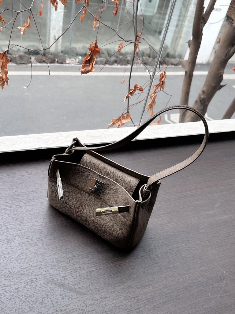 High-end Leather Women's Bag 2025 And New Style Real Leather Breathable Multi-style Retro Single Shoulder  Small Square Bag
