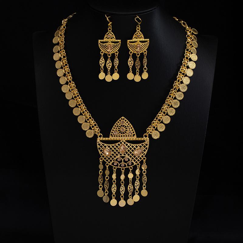 Middle East Dubai Hot Selling Jewelry Set Gold Alloy Hollow Crystal Coins Tassel Necklace Earrings Premium Sense