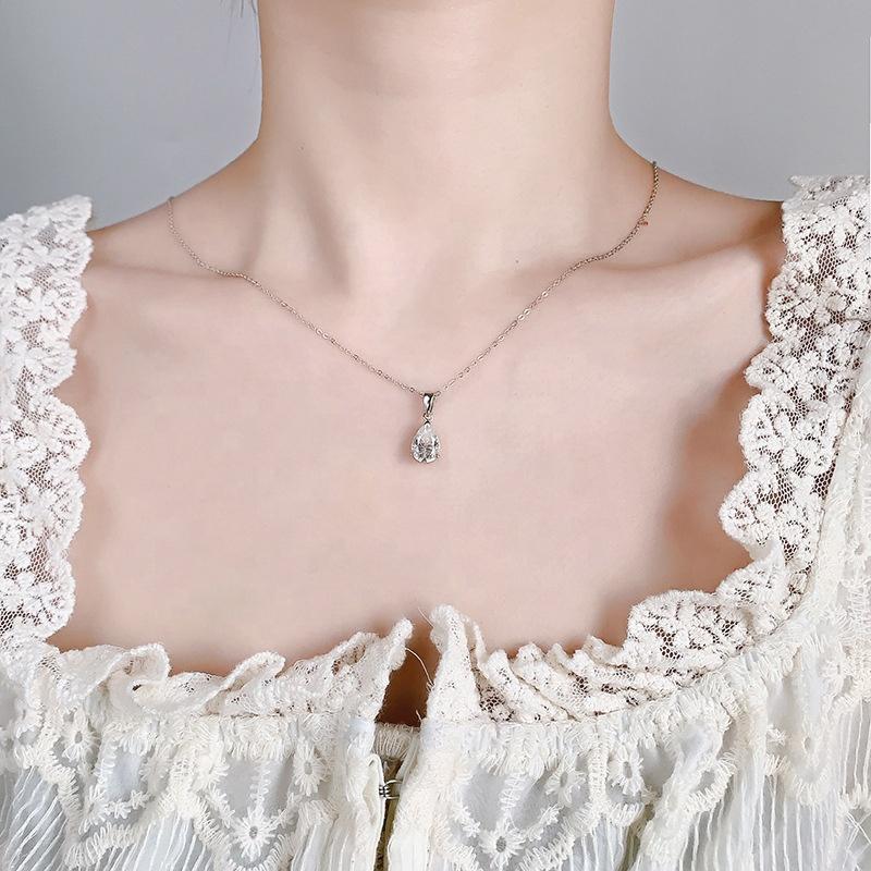High Quality  Fine Jewelry Water Drop Moissanite Pendant Necklace for Women Gifts Collarbone Chain  Moissanite Necklace