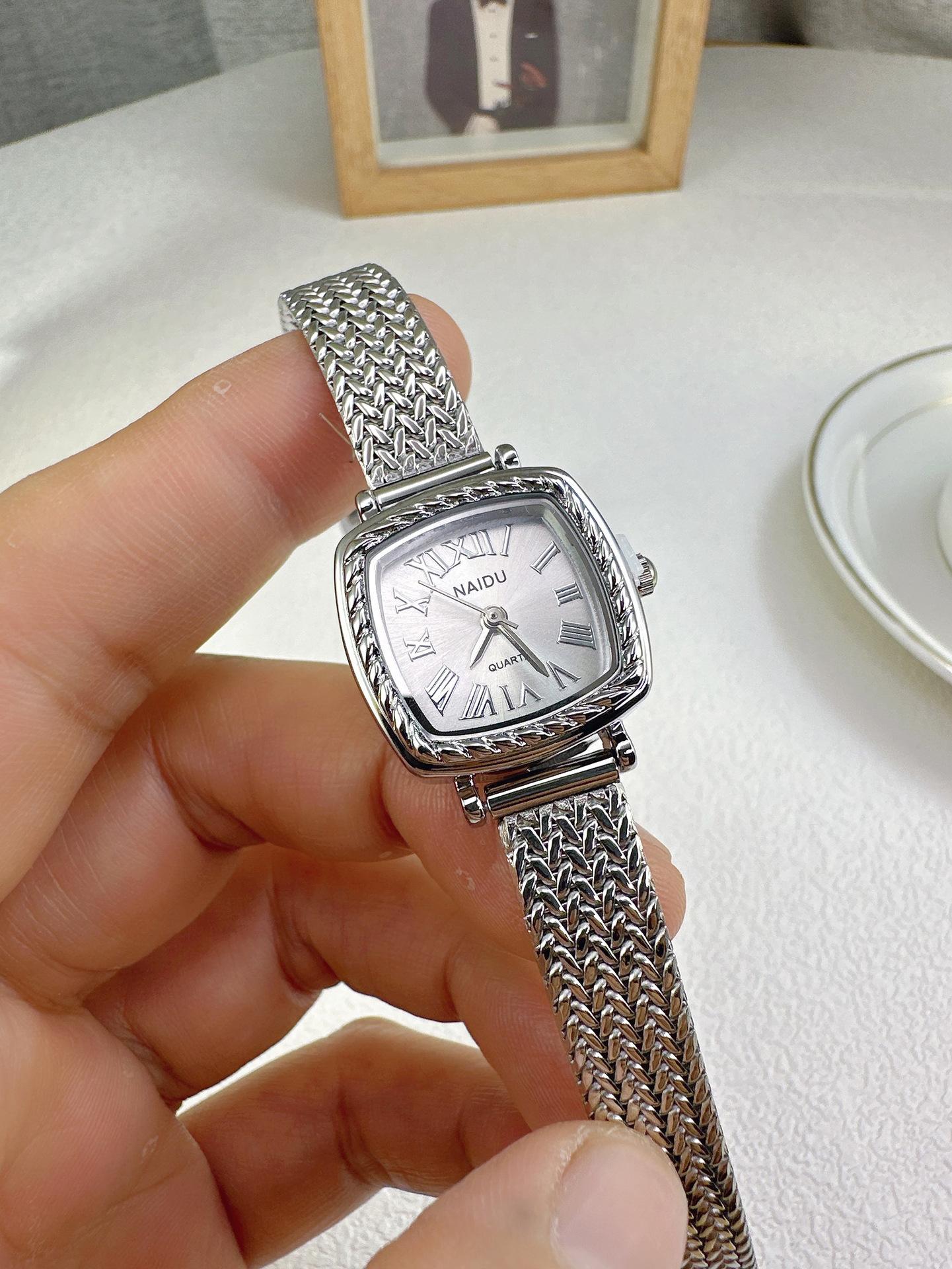 

Известный бренд Женские часы Мода Роскошь Подарок Женские Золотые Кварцевые часы Ремешок из нержавеющей стали Наручные часы Relojes Para Mujer