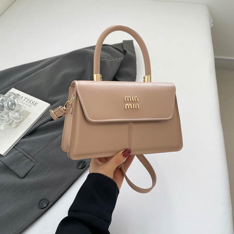 

Модная текстурная нишевая сумка женская новая популярная ручная маленькая квадратная сумка новый тренд однотонная универсальная сумка-мессенджер хаки