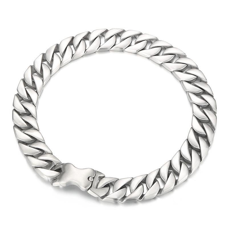 Trendy Creative Bone Buckle Necklace, Simple And Domineering Encrypted Sand Cuban Chain Titanium Steel Men'S Necklace