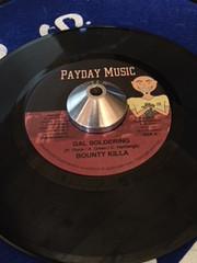 

7inch Record BOUNTY KILLER / BLING DAWG, MITCH - Gal Soldering / Beat Off NONE Payday Music 2007 Jamaica Reggae, Ska & Dub Used