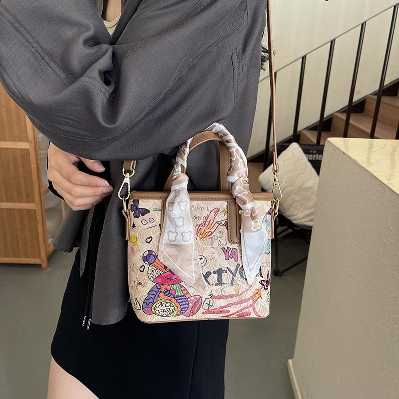Small Bag Women's 2025 New Fashion Trend Graffiti Handbag Women's Casual Versatile Printed Shoulder Crossbody Bag