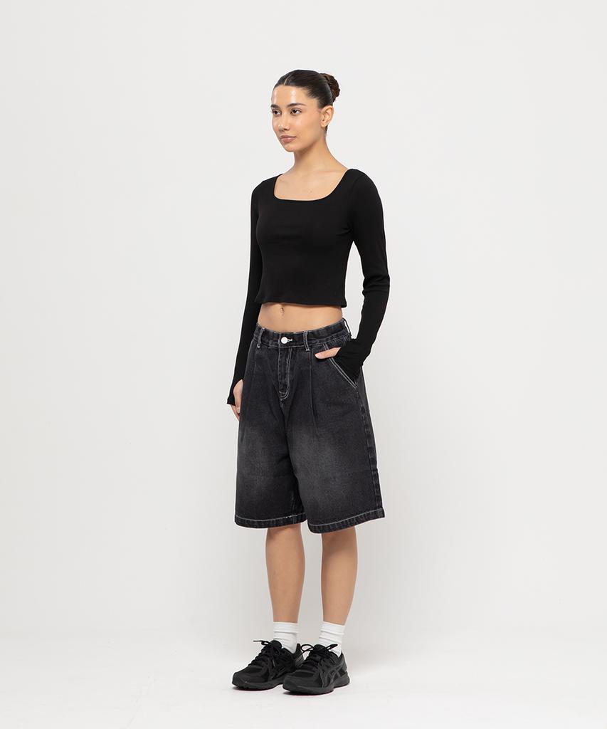 CHAMBROS Wide Non-Faded Single-Pleat Bermuda Denim Half Pants [Washed Black]
