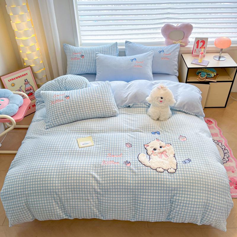 Korean Cartoon Applique Velvet Bedding Set - 4-Piece Warm Dorm Decor for Fall & Winter